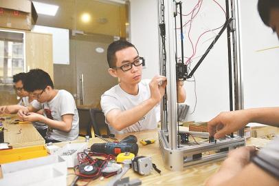 不得了 成都大學生“創客”研制3D打印機 大多外銷美國