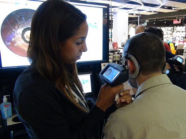 邁步3D打印私人定制時(shí)代 UE推出3D打印定制耳機(jī)產(chǎn)品_e鍵打印提供3D打印定制服務(wù)